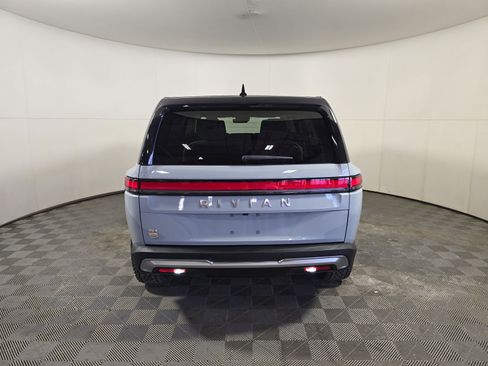 Used 2023 Rivian R1S Launch Edition image 4