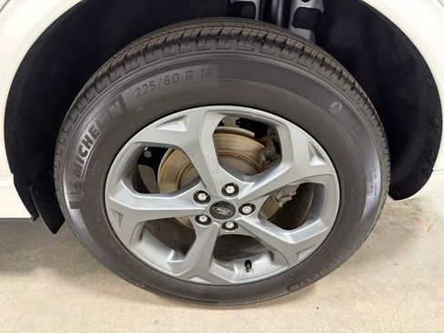 Used 2024 Ford Escape ST-Line w/ Tech Pack #1 AWD/4WD image 8