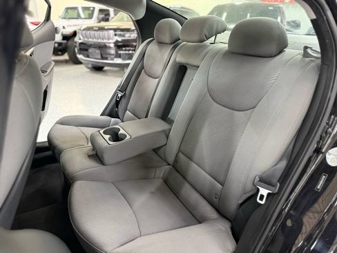 Used 2013 Hyundai Elantra GLS FWD image 16