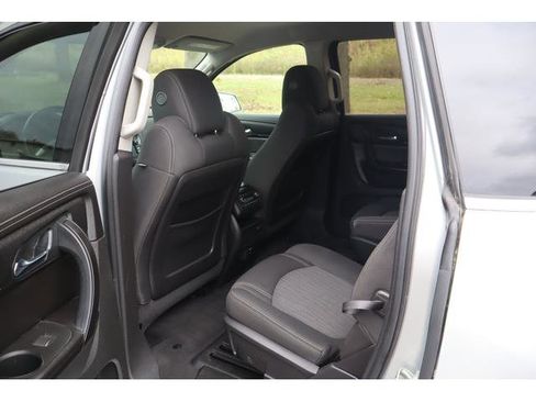 Used 2016 Chevrolet Traverse LT image 8
