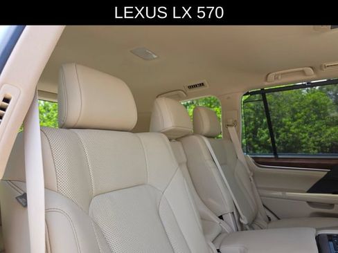 Used 2021 Lexus LX 570 4WD w/ Luxury Package image 14