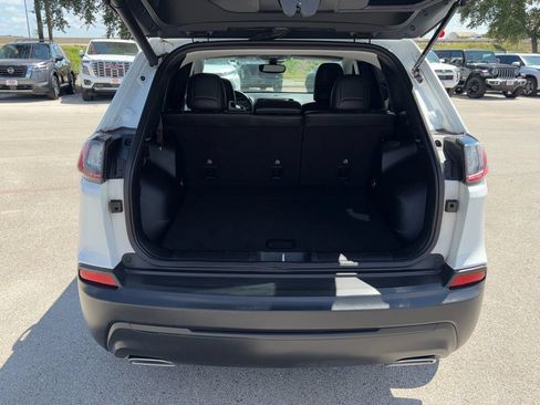 Used 2022 Jeep Cherokee Latitude Lux FWD image 29