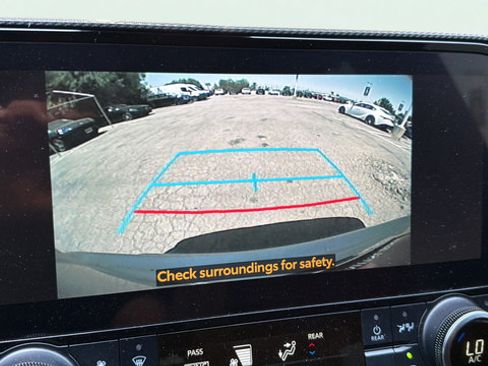 Used 2023 Toyota Highlander XSE AWD/4WD image 19