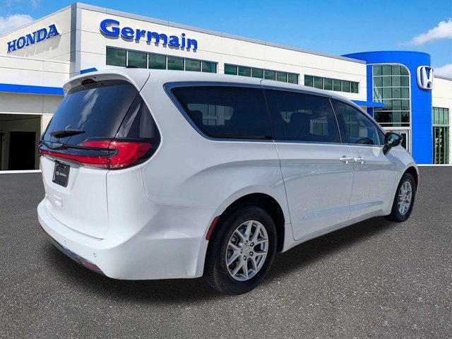 Used 2026 Chrysler Pacifica Select FWD image 5