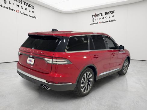 New 2026 Lincoln Aviator 2WD image 9