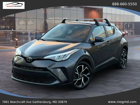 Used 2022 Toyota C-HR XLE FWD image 1