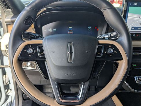 Used 2023 Lincoln Corsair Reserve w/ Jet Appearance Package image 13