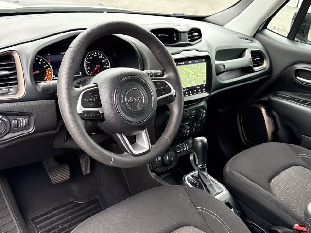 Used 2023 Jeep Renegade Latitude AWD/4WD image 16