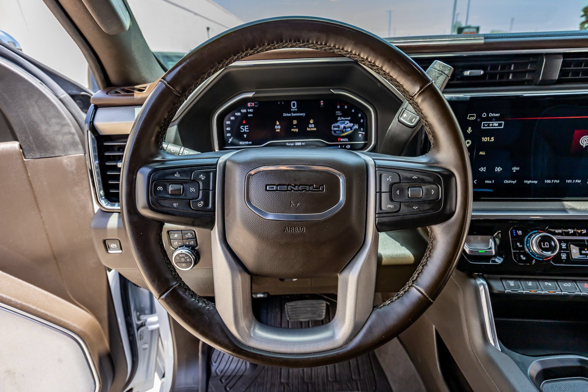 Used 2024 GMC Sierra 3500 Denali w/ Technology Package AWD/4WD image 16