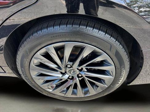 Certified 2024 Lexus ES 350 w/ Technology Package FWD image 34