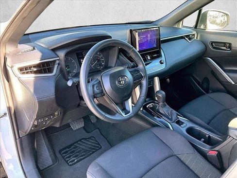 Used 2024 Toyota Corolla Cross SE image 14