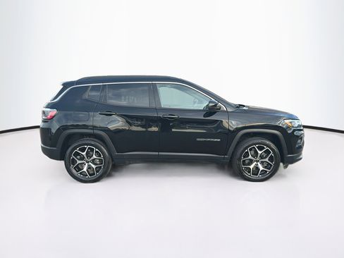 Used 2025 Jeep Compass Limited AWD/4WD image 10