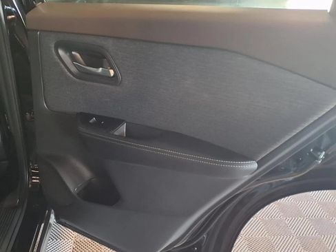 Used 2021 Nissan Rogue SV AWD/4WD image 9