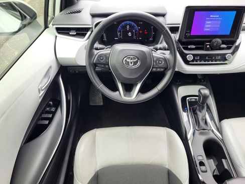 Used 2025 Toyota Corolla XSE FWD image 14