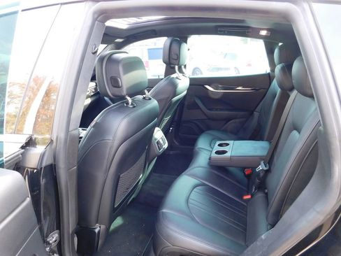 Used 2019 Maserati Levante image 12