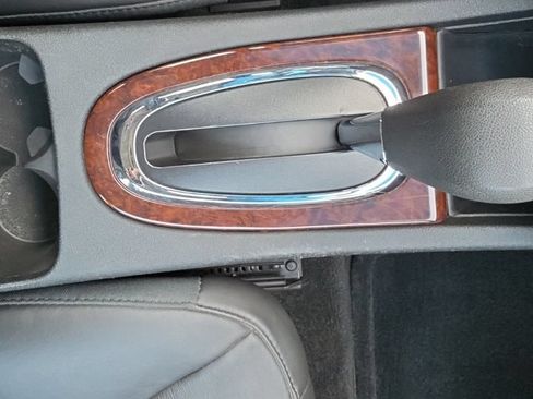 Used 2011 Chevrolet Impala LT w/ Luxury Edition Package FWD image 16