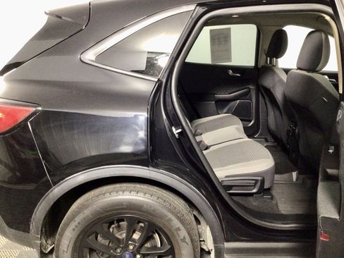 Used 2020 Ford Escape SE Sport image 31