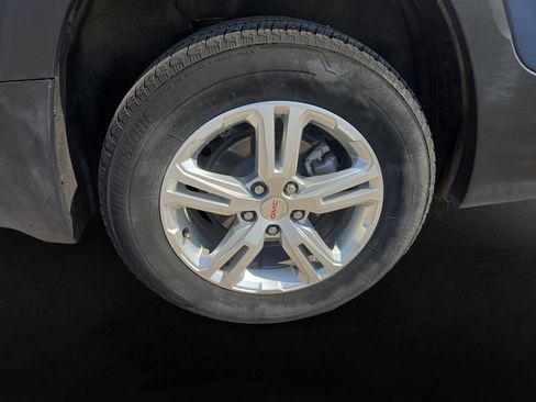 Used 2024 GMC Terrain SLE AWD/4WD image 11