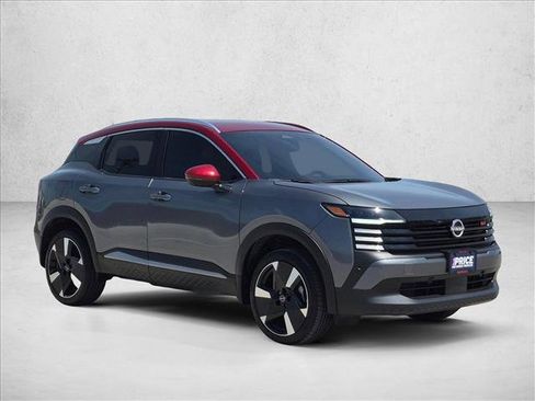 Used 2025 Nissan Kicks SR FWD image 3