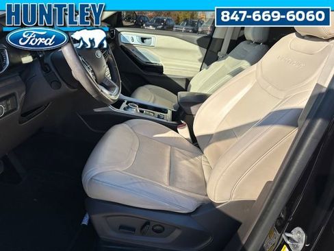 Used 2022 Ford Explorer Platinum w/ Equipment Group 601A image 24