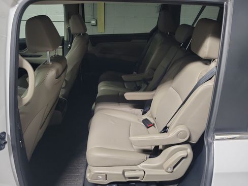 Certified 2023 Honda Odyssey Touring image 12