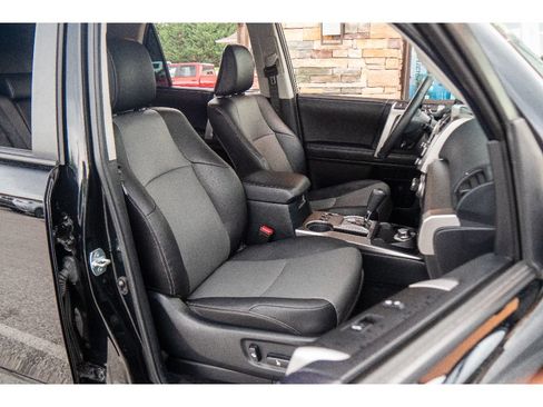 Used 2022 Toyota 4Runner SR5 Premium w/ Moonroof Package AWD/4WD image 16