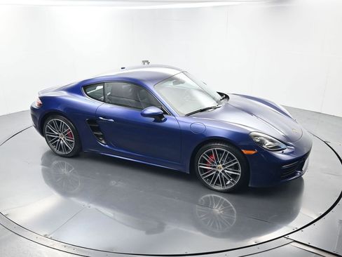 Certified 2025 Porsche 718 Cayman S RWD image 41