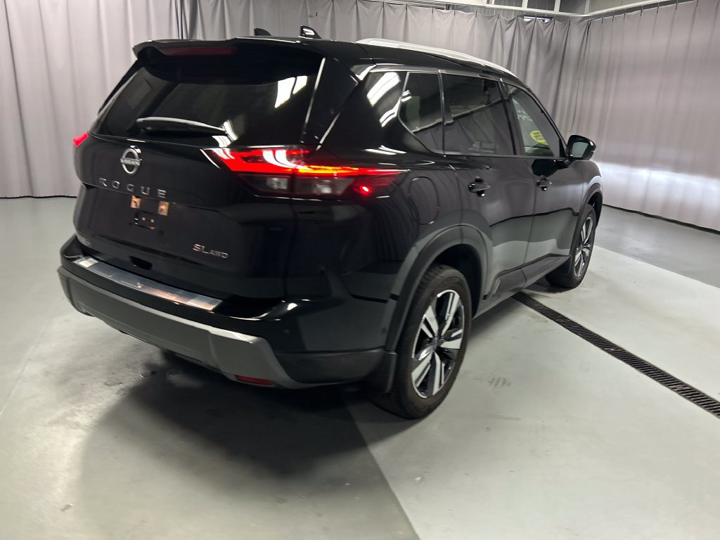 Used 2025 Nissan Rogue SL w/ Tech Package AWD/4WD image 7