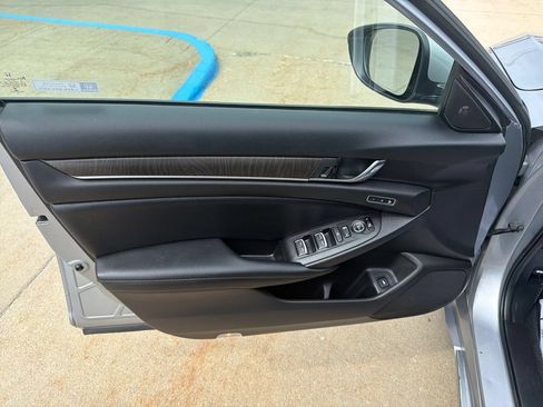 Certified 2021 Honda Accord EX-L image 12