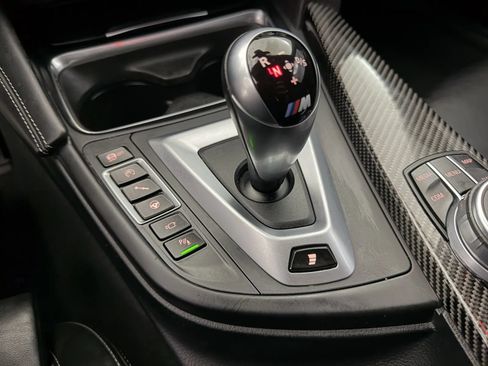 Used 2018 BMW M4 Convertible RWD image 35