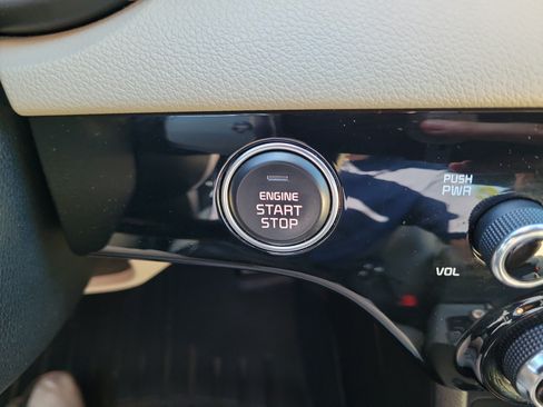 Used 2020 Kia Sportage S w/ S Premium Package FWD image 32