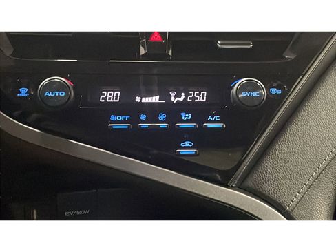 Used 2023 Toyota Camry XSE image 13