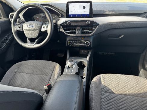 Used 2022 Ford Escape SE w/ Cold Weather Package image 17
