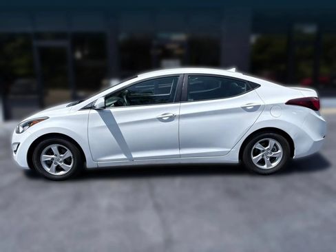 Used 2015 Hyundai Elantra SE FWD image 2