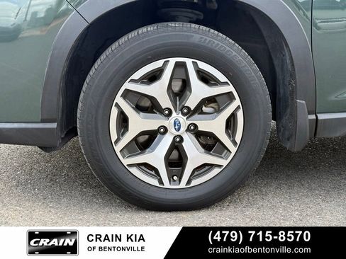 Used 2023 Subaru Forester Premium AWD/4WD image 29