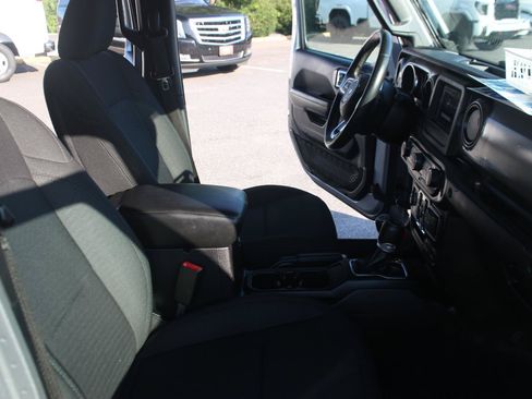Used 2020 Jeep Gladiator Sport w/ Quick Order Package 24S AWD/4WD image 30