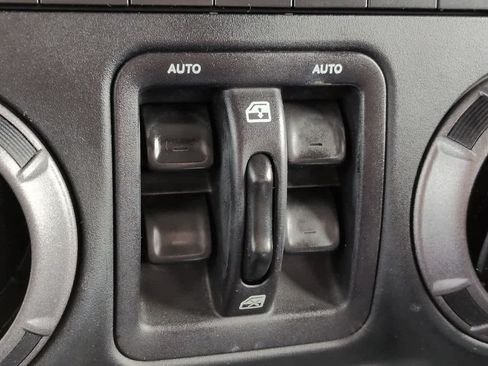 Used 2018 Jeep Wrangler Unlimited Sport S AWD/4WD image 20