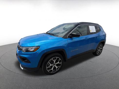 Used 2025 Jeep Compass Limited AWD/4WD image 8