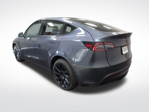 Used 2023 Tesla Model Y Long Range image 3