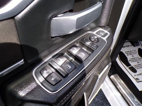 Used 2020 RAM 3500 Laramie image 22