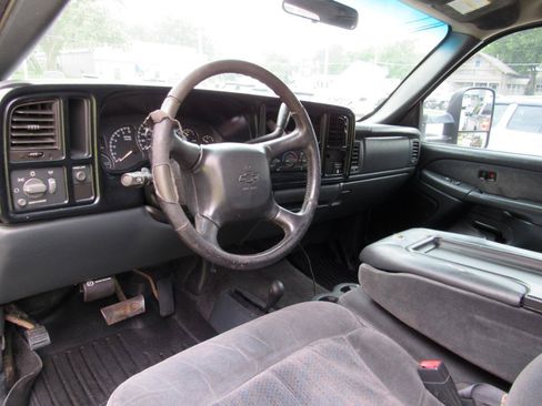 Used 2002 Chevrolet Silverado 2500 LS AWD/4WD image 5
