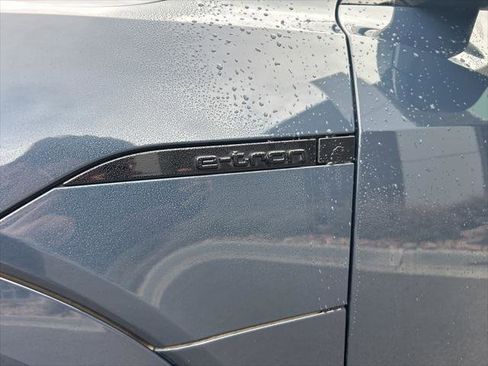 Certified 2024 Audi Q8 e-tron Premium image 13