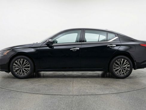 Used 2025 Nissan Altima 2.5 SV FWD image 5