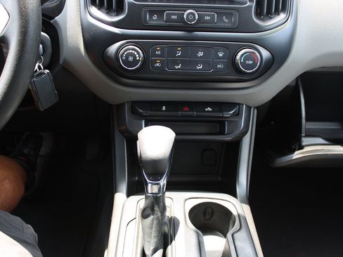 Used 2022 Chevrolet Colorado W/T w/ WT Convenience Package RWD image 26