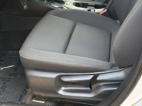 Used 2023 Toyota Corolla LE FWD image 19