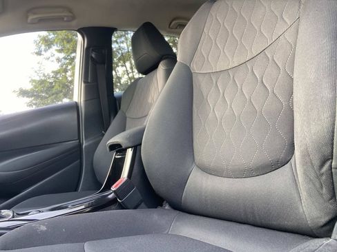 Used 2020 Toyota Corolla LE FWD image 17