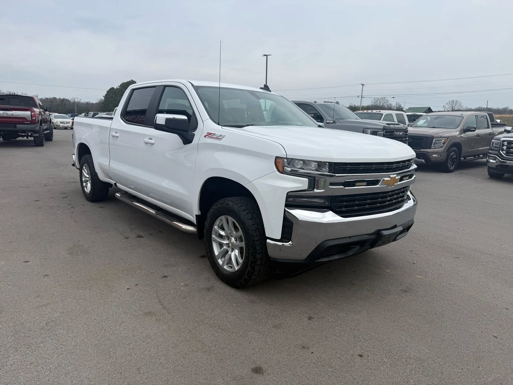 Used 2019 Chevrolet Silverado 1500 LT w/ Z71 Off-Road Package AWD/4WD image 1