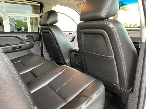 Used 2014 Chevrolet Silverado 2500 LTZ w/ LTZ Plus Package AWD/4WD image 19