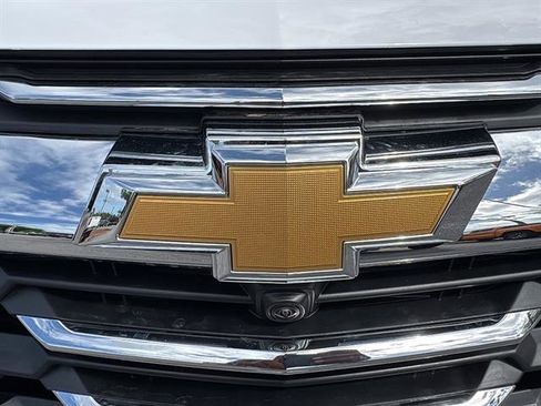 New 2026 Chevrolet Equinox LT w/ Convenience Package II FWD image 11