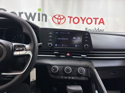Used 2021 Hyundai Elantra SE w/ Cargo Package FWD image 31